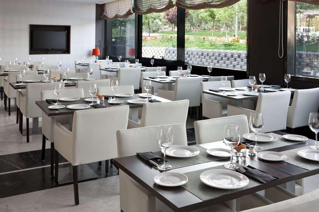 马德里 Nh Ribera Del Manzanares酒店 餐厅 照片